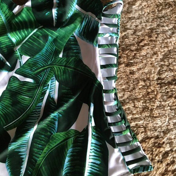 🌴Side Cut-out One Piece🌴 - Picture 3 of 5