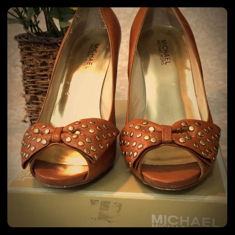 Michael by Michael Kors Meredith     Peep-toe Pump