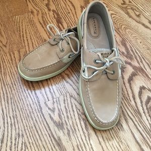 Sperry topsider boat shoe size 8
