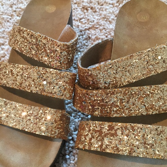 Golden wedges - Picture 2 of 3