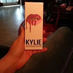 Kylie lip kit POSIE K