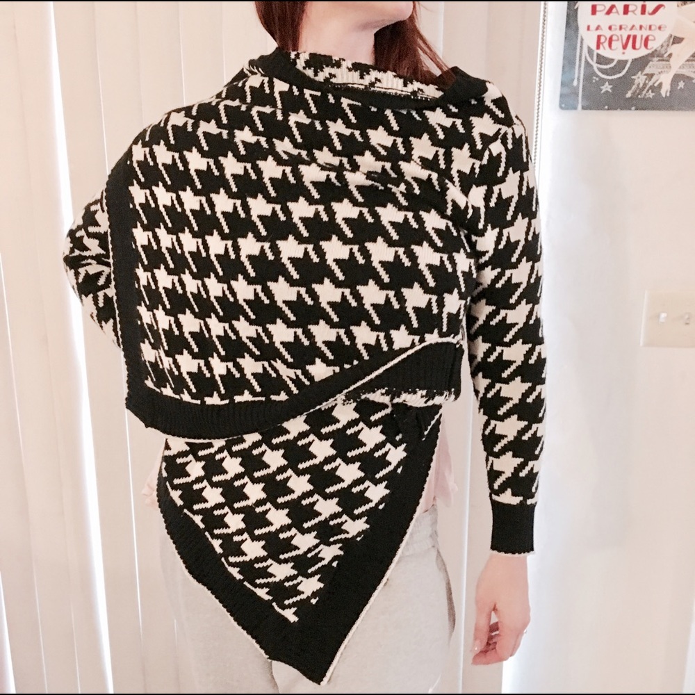 Banana Republic Houndstooth Wrap