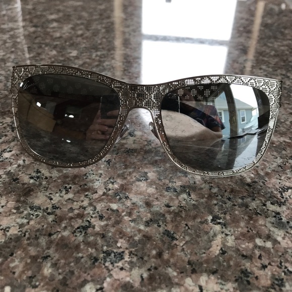 BRAND NEW REAL GUCCI SUNGLASSES
