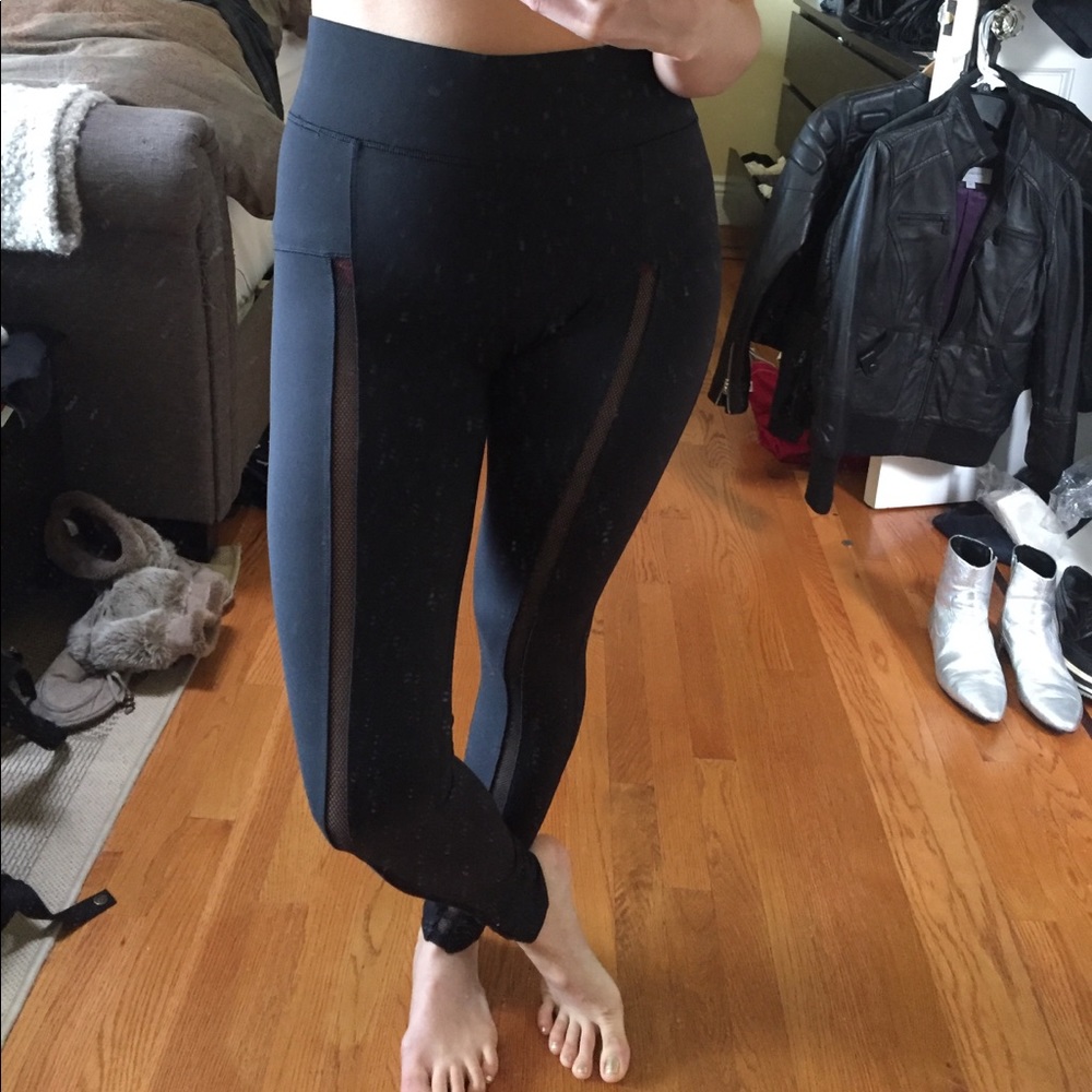 Mesh Inset Yoga Pants