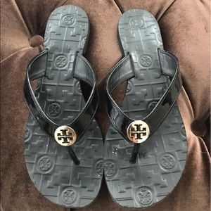 Authentic Tory Burch patent leather flip flops
