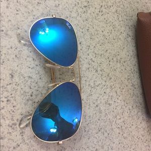 Blue ray ban aviators