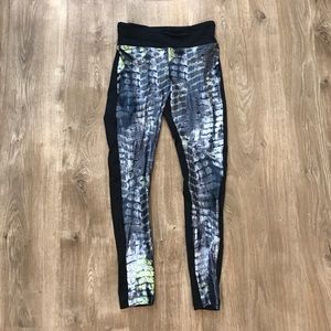 NWOT Koral Leggings