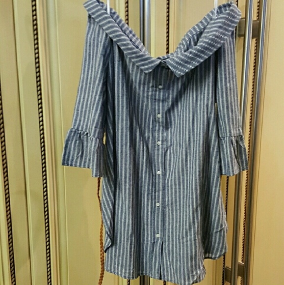 1M (LEFT) Off the shoulder belted top . - Picture 3 of 4