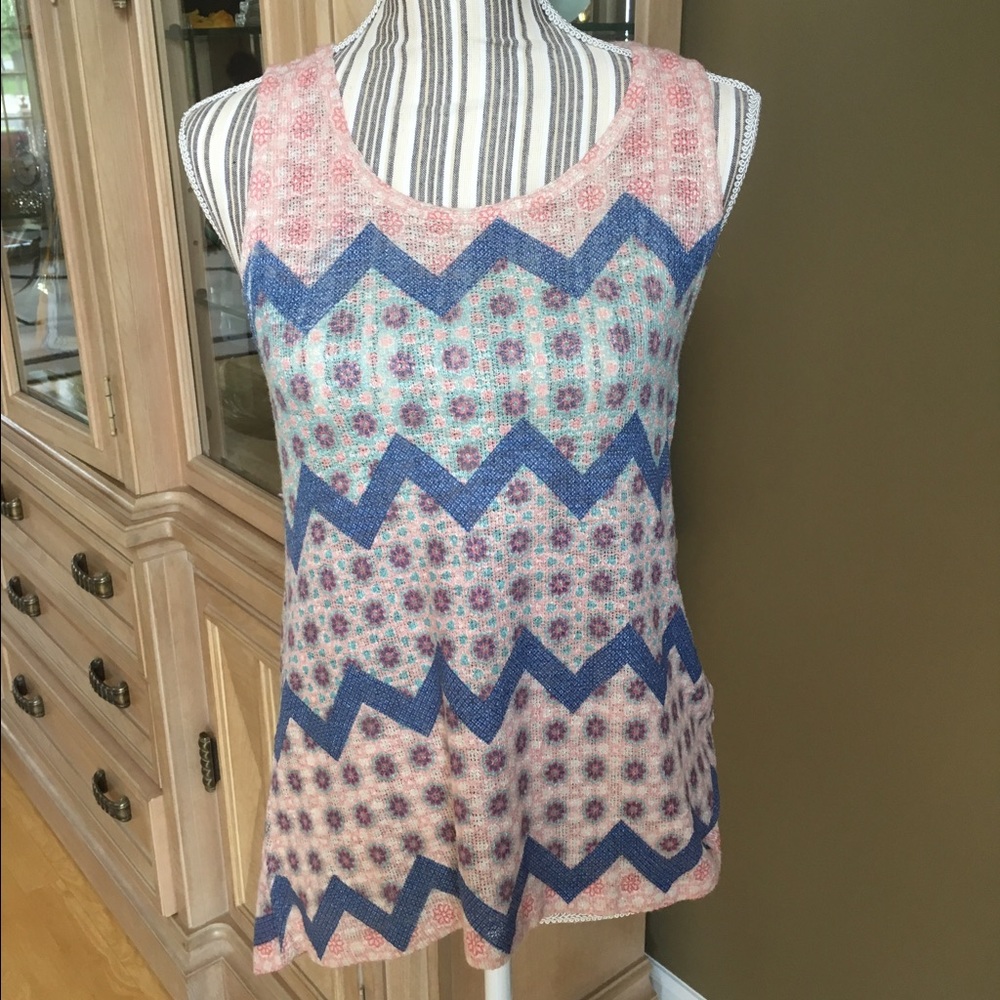 Tribal design top