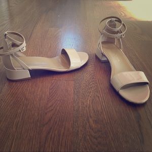 Stuart Weitzman patent leather sandals 7