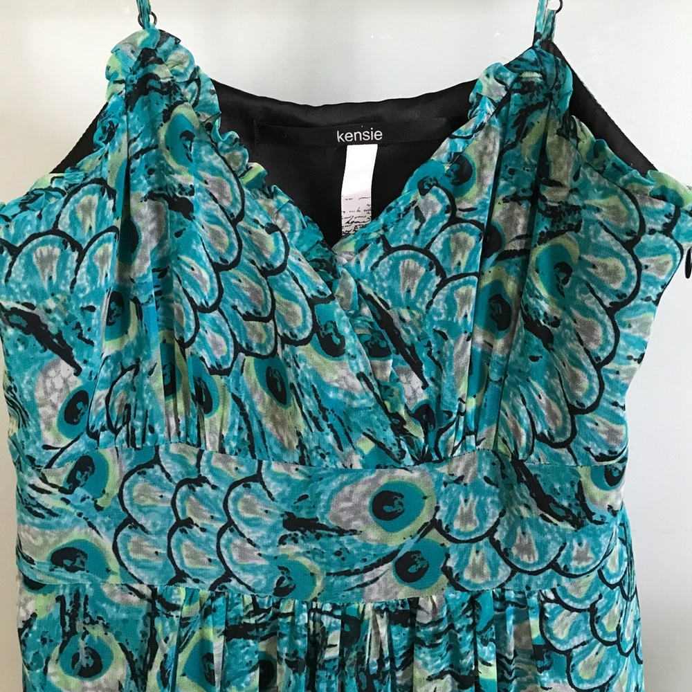 Small Kensie peacock print maxi