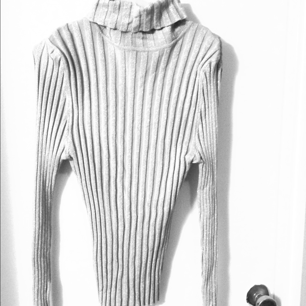 Top sweater silver in excellent condition