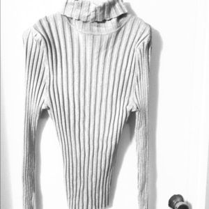 Top sweater silver in excellent condition