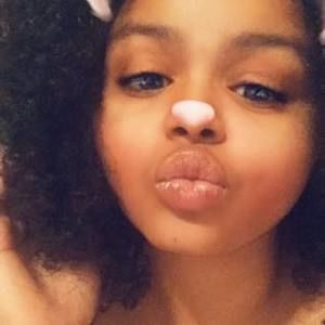 Meet your Posher, Mia