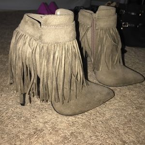 Wild Diva heels brand new!! Size 5