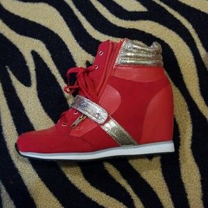 Wedge sneakers