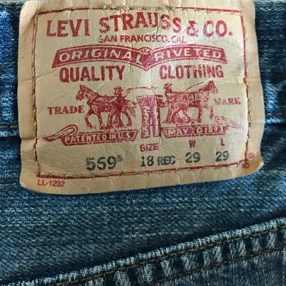 High waist short with comic strip stitching - Picture 4 of 4