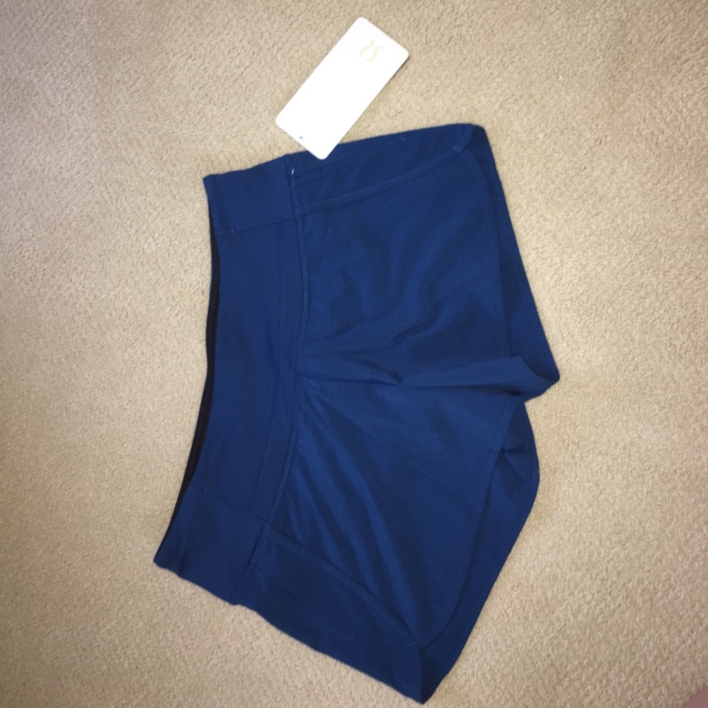 Women's Lululemon shorts (shopping bag included)