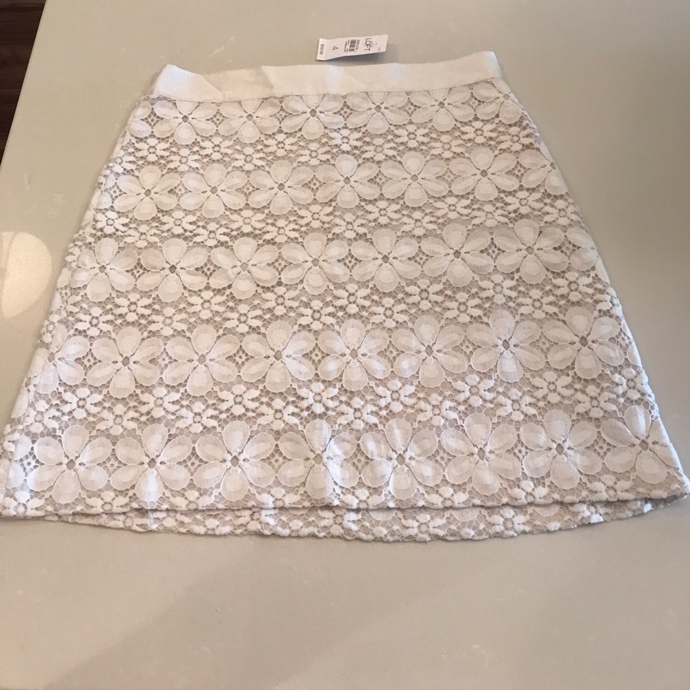 BNWT lace skirt!