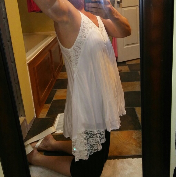 Flattering white Tunic/short dress - Picture 2 of 5