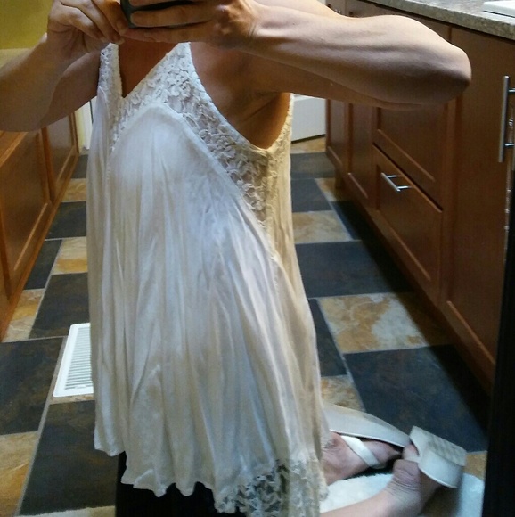 Flattering white Tunic/short dress - Picture 3 of 5