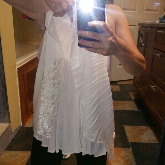 Flattering white Tunic/short dress - Picture 4 of 5