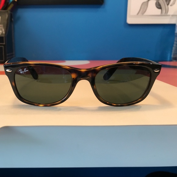 ☀️🕶New Wayfarer Classic🕶☀️ - Picture 2 of 5