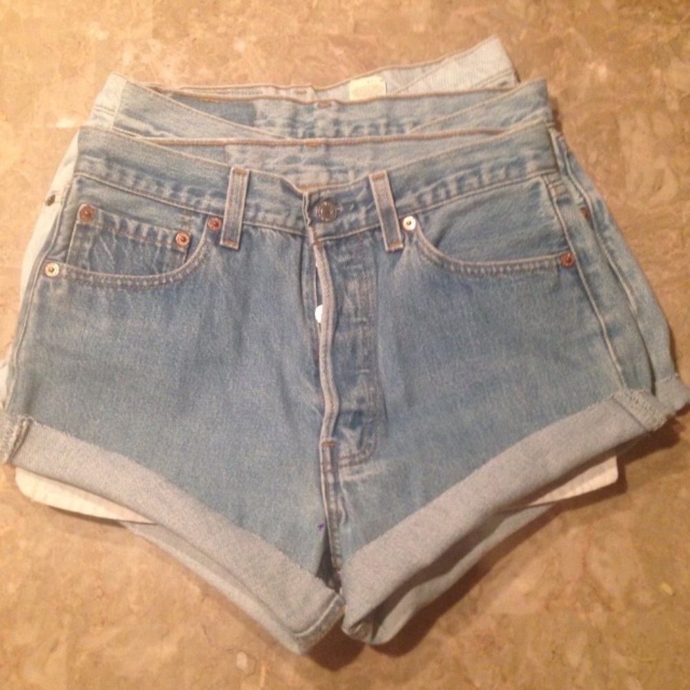 High waisted Levi Jean shorts