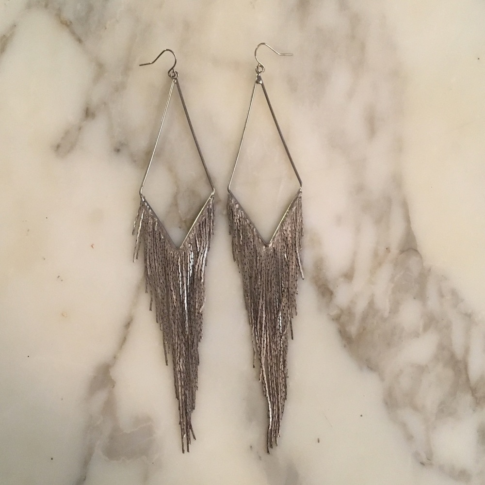 SALE!!! Beautiful silver tone earring✨💕