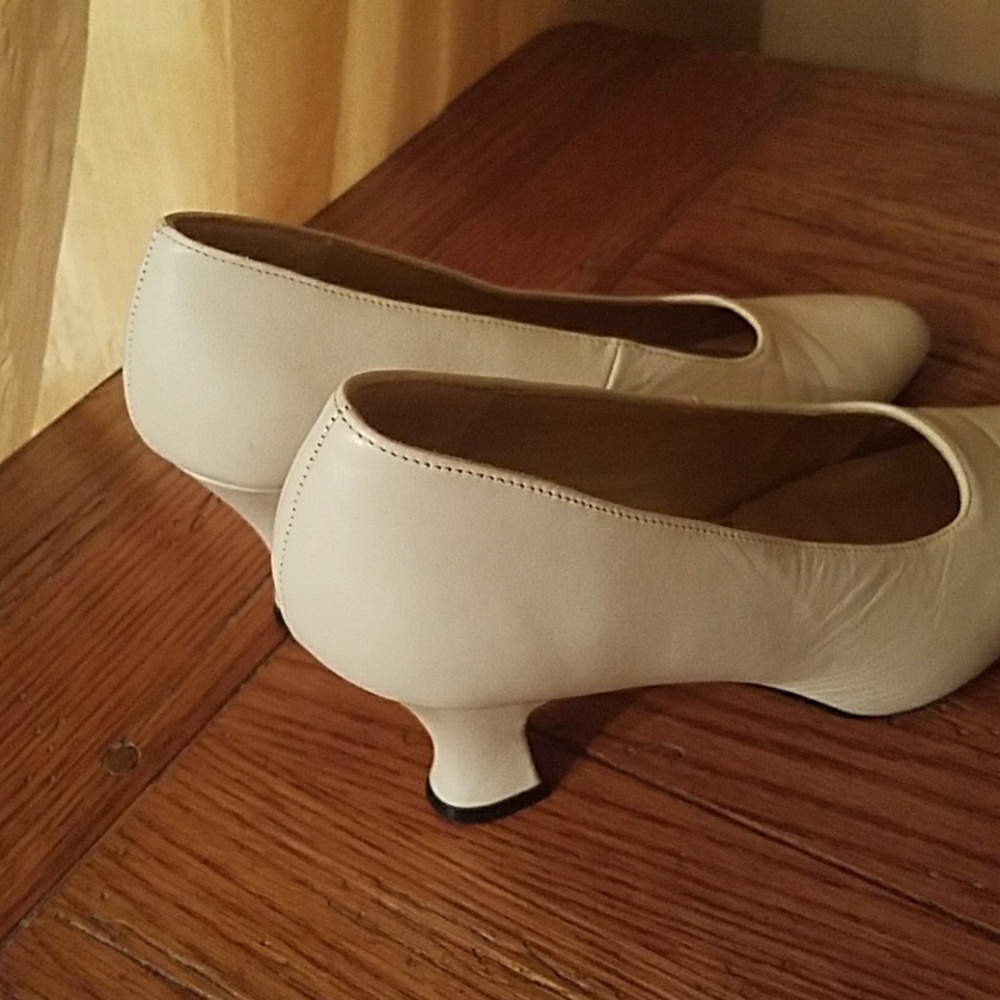 9 & Co. Pumps - Picture 4 of 7