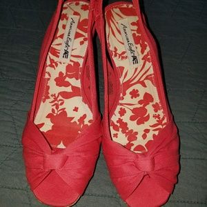 CUTE coral slingback wedges, size 8.