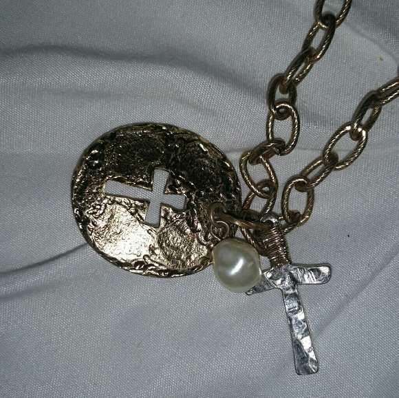Cross necklace - Picture 2 of 2