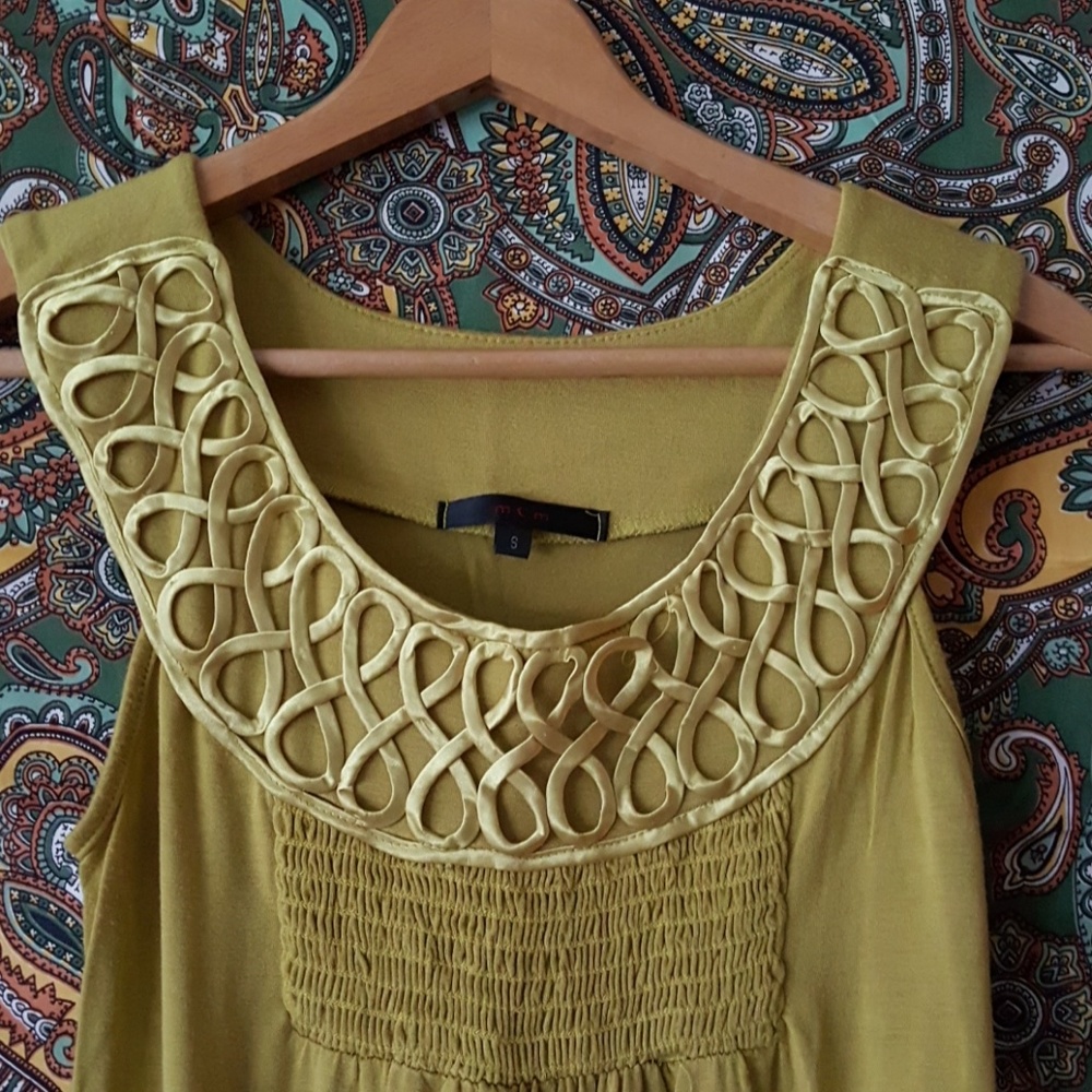 🌺 Flowy Tank - Picture 3 of 4
