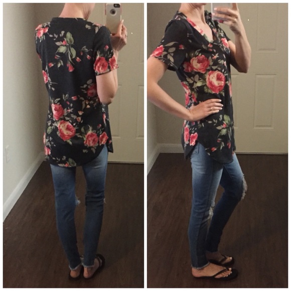 LAST ITEM▫Black Soft Terry Floral V-Neck Tee - Picture 4 of 6