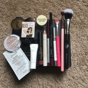 Make up bundle