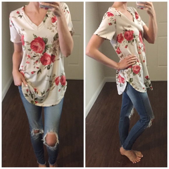 LAST ITEM▫Ivory Soft Terry Floral V-Neck Tee - Picture 3 of 7