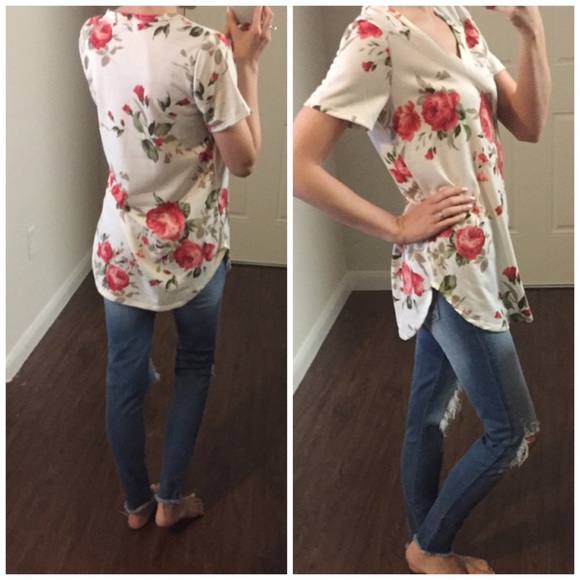 LAST ITEM▫Ivory Soft Terry Floral V-Neck Tee - Picture 5 of 7