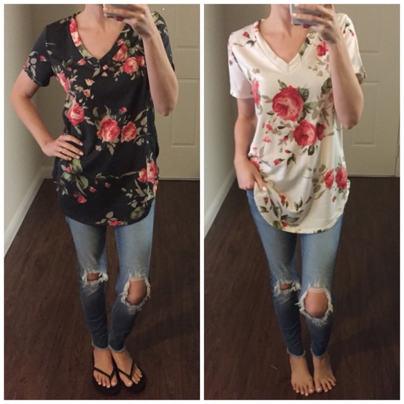 LAST ITEM▫Ivory Soft Terry Floral V-Neck Tee - Picture 7 of 7