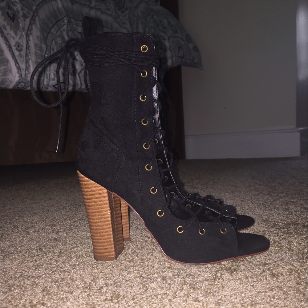 Lulus Chic Stride Suede Lace-Up Booties in Black