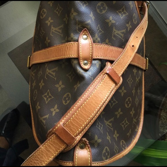 Authentic Louis Vuitton monogram Samur 35 - Picture 3 of 5