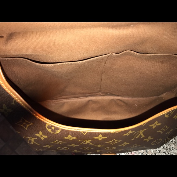 Authentic Louis Vuitton monogram Samur 35 - Picture 5 of 5