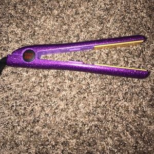 Chi 1 inch flat iron never used!!
