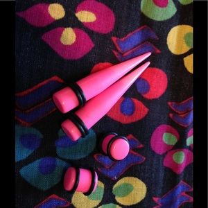 NWOT pink plug+taper bundle 00g