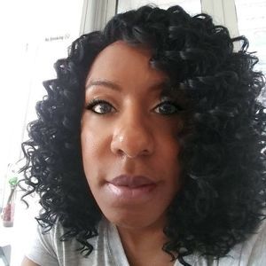 Meet your Posher, Shellise