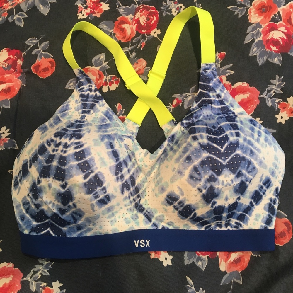VSX Lightweight by Victoria Sports Bra