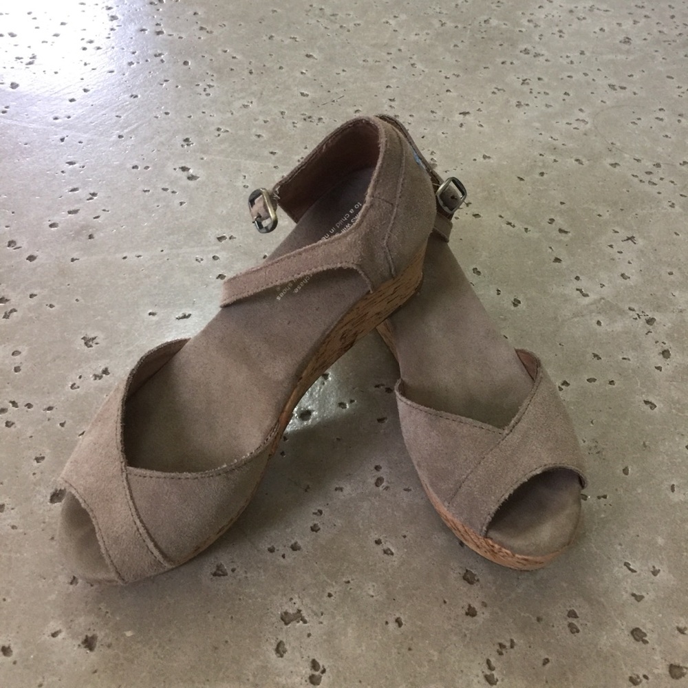 Toms wedges