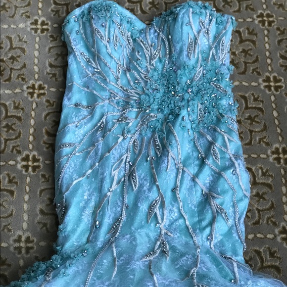 NWOT MacDuggal Couture Size 10 (Cut Small) - Picture 2 of 4