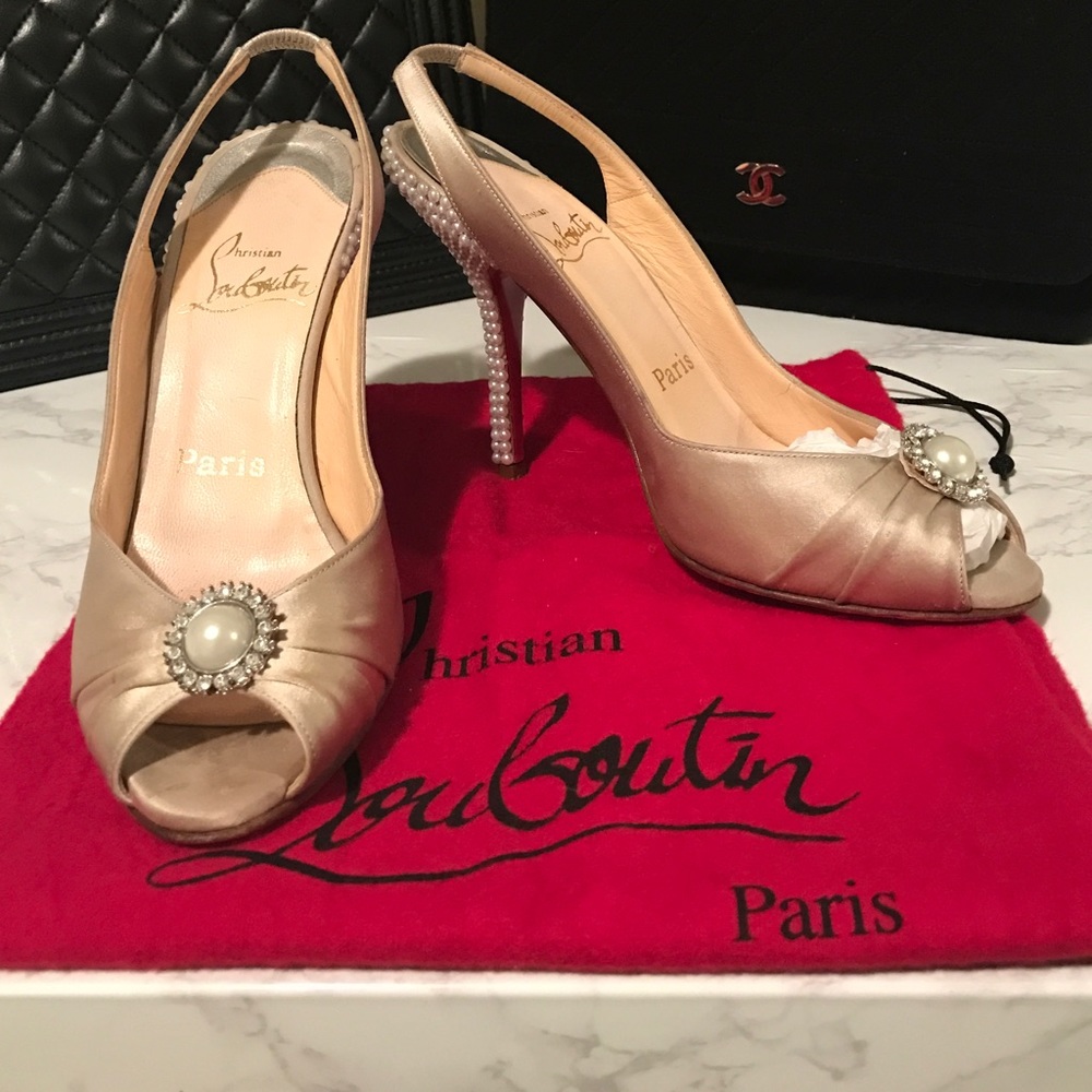 ❤️SOLD❤️ EXCLUSIVE Louboutin Satin Fiorellino with