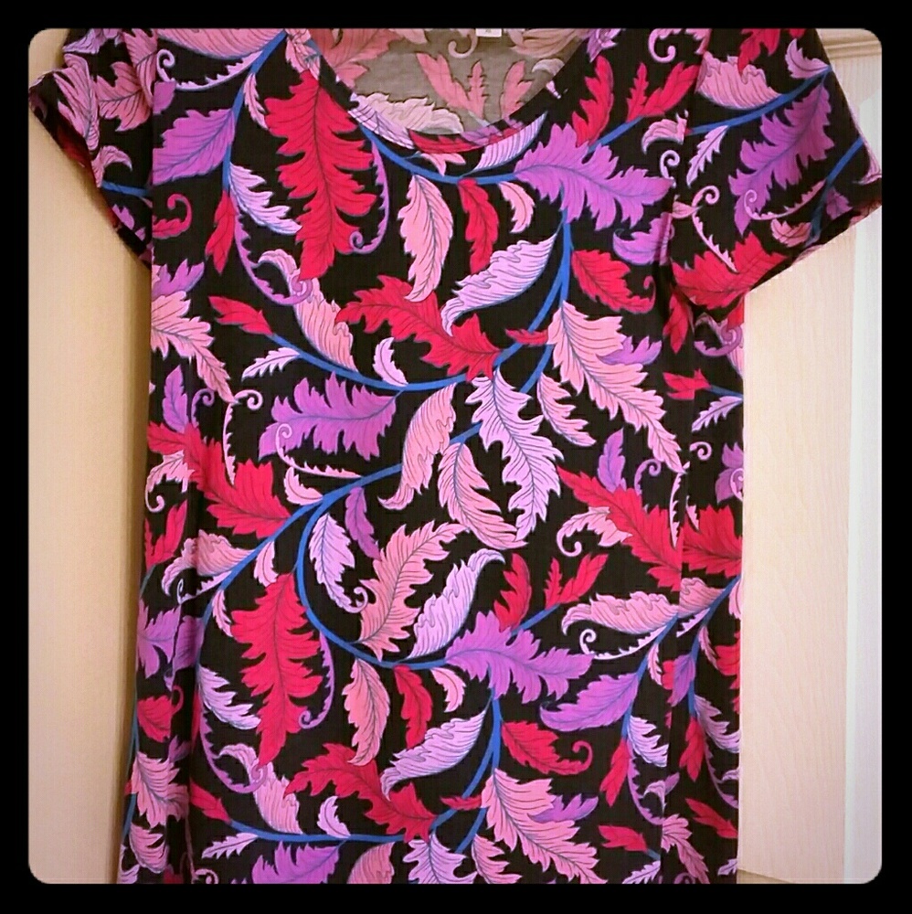 XS LulaRoe Classic T