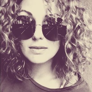 Meet your Posher, Melisa